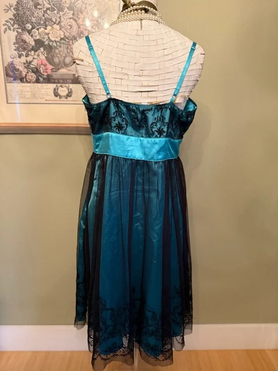 VTG Le Château Y2K Whimsigoth Teal & Black Mesh Embroidered Midi Dress M - Picture 7 of 15